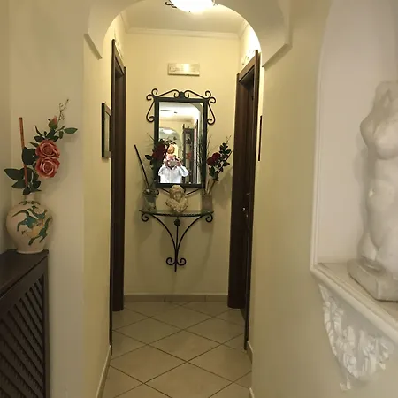 B&B Art Suite Principe Umberto-3